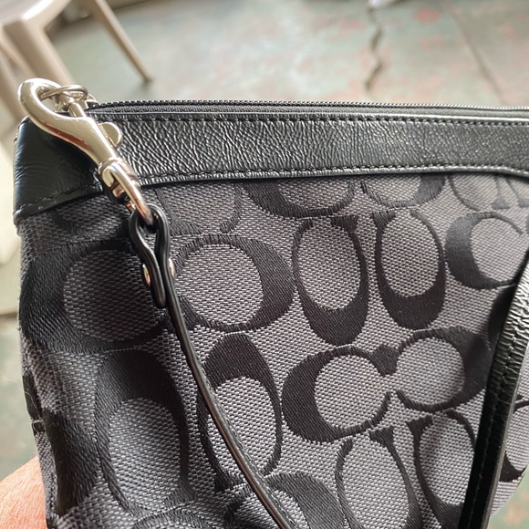 Coach Other - Coach jacquard wristlet